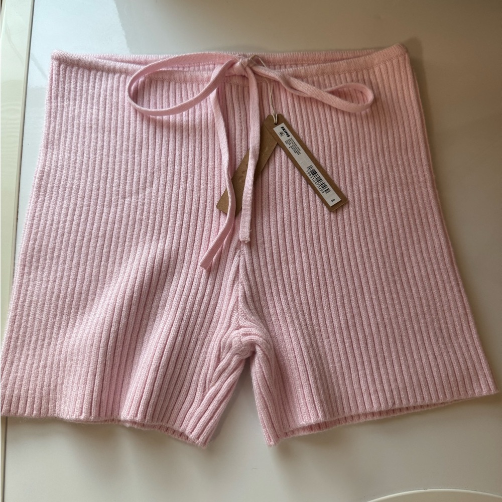 SKIMS Snow Bunny Shop Knit Foldover Short. Baby Pink. Size Medium. NWT!